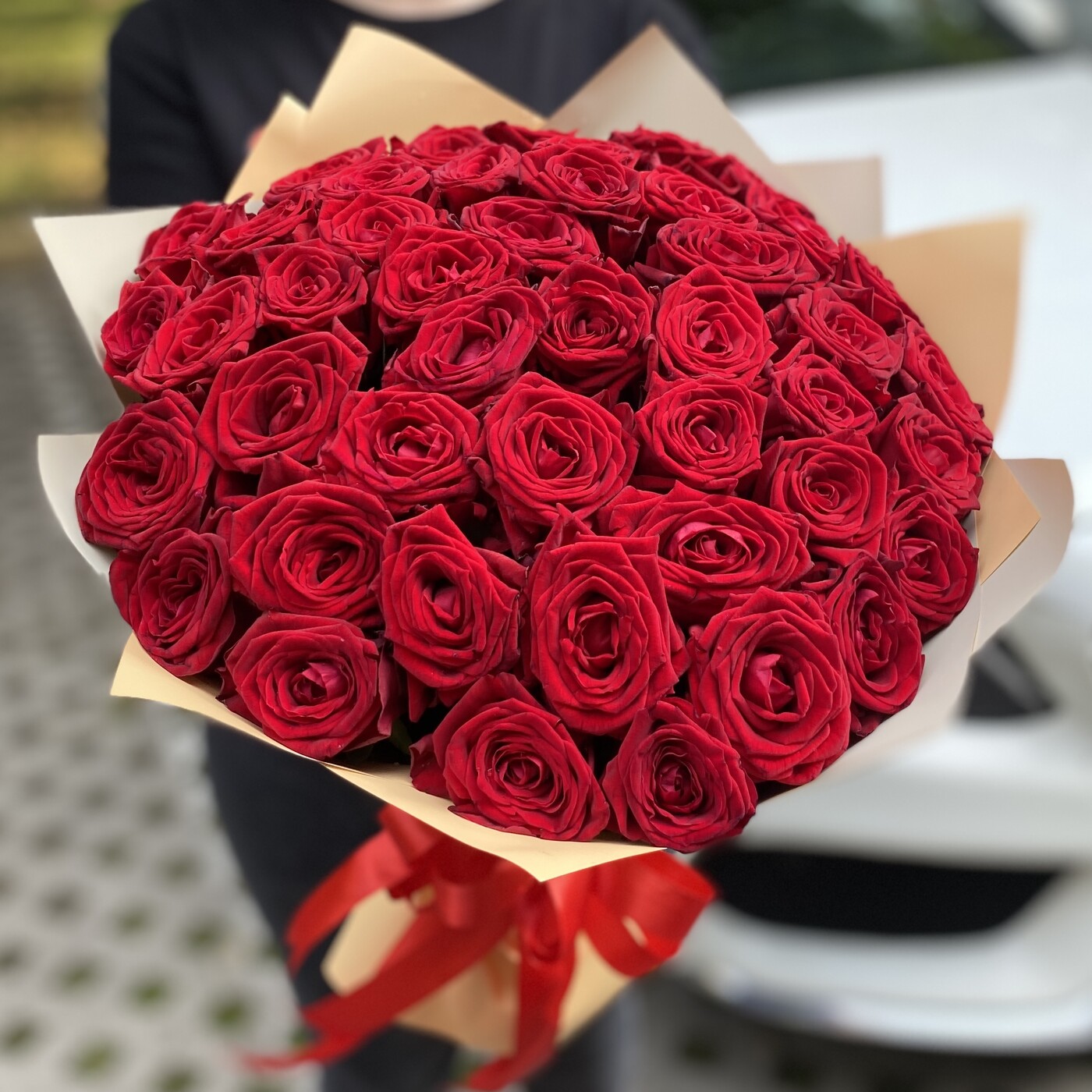 51 красная роза Premium 50 см